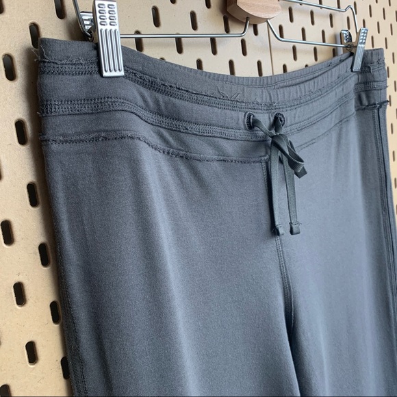 [SOLD] Alo Soft Weekender Lounge Pants Size XL - Picture 3 of 12